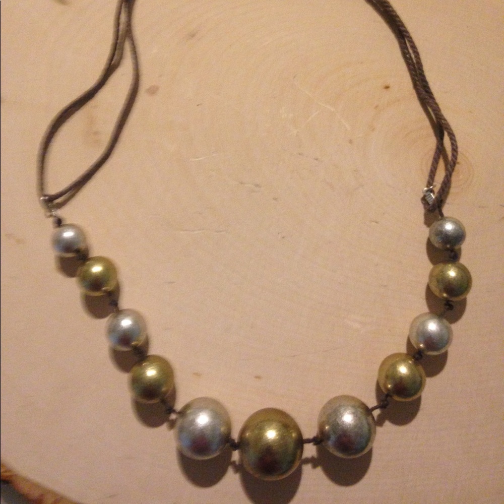 Women's necklace